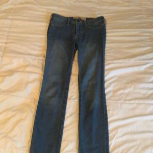 medium wash hollister jeans